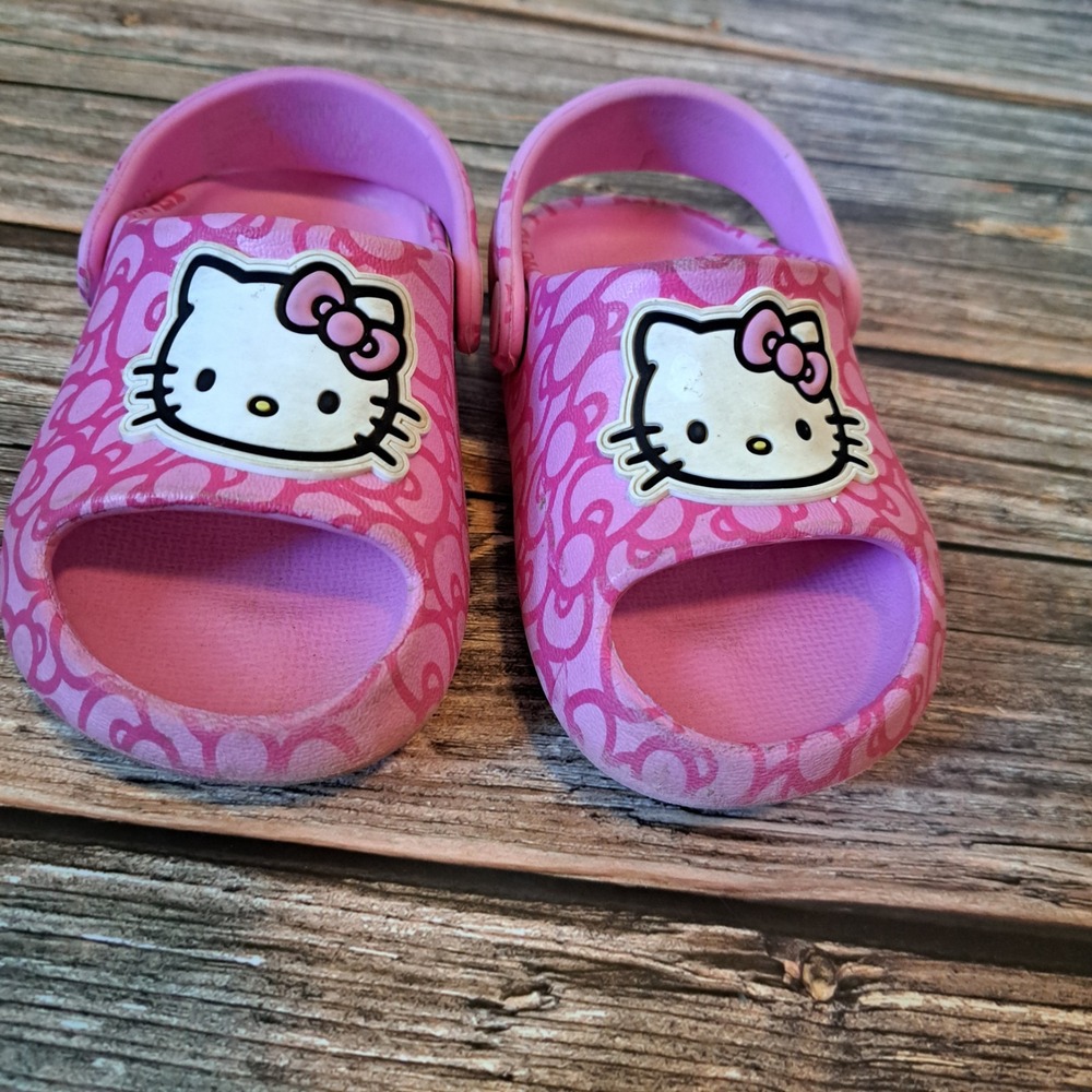 Hello kitty Sandals Slides Girls Size 5/6 Light And Dark Pink